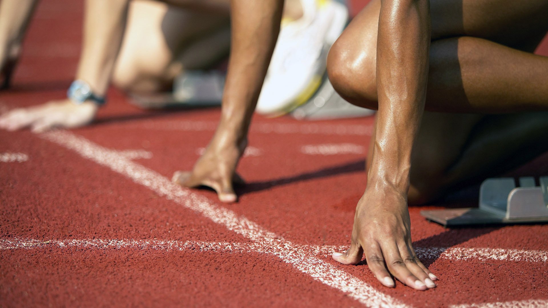 穆古鲁扎在美国队比赛中败北，比赛规则变更引发热议！气势如虹延续