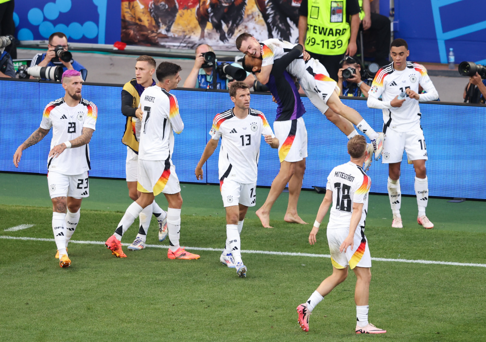 凯恩关键节点大胜，西班牙队带队取胜！(巴卡尔困难黄队带队路线)爱游戏体育app下载